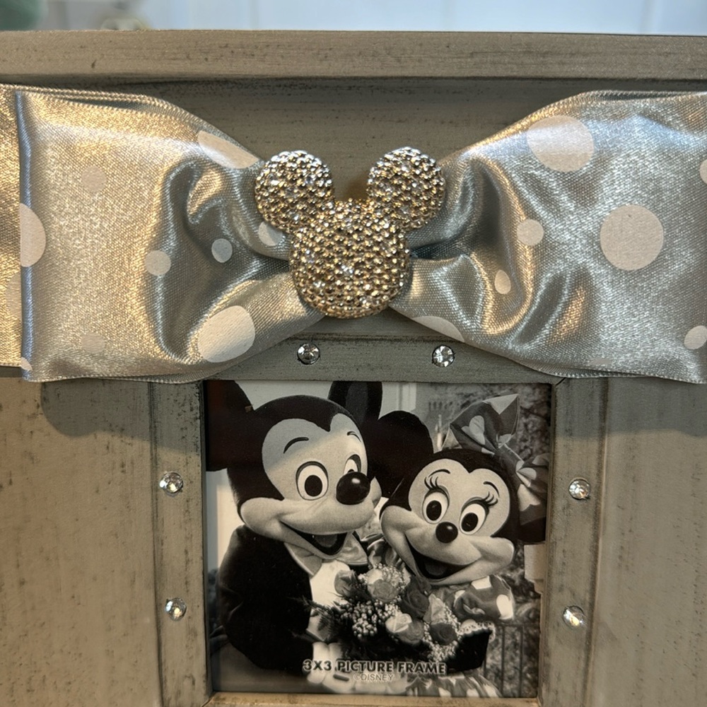 Disney Parks Minnie Bow Frame - Picture 3 of 5